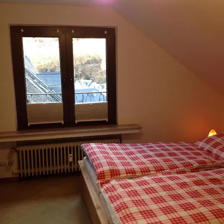 Fuer 3 Personen Ca 50 M In Monschau, Mittelgebirge Deutschland Eifel * Monschau