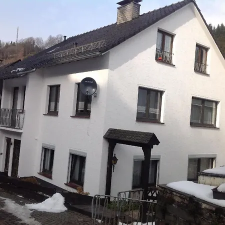 Fuer 3 Personen Ca 50 M In Monschau, Mittelgebirge Deutschland Eifel
